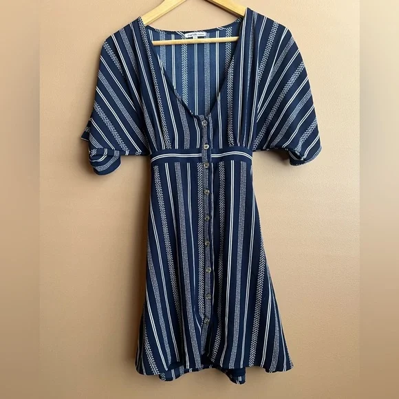 Charlotte Russe Blue & White Vertically Striped Button-Up Dress W/ Waist Tie. S. - Picture 7 of 14